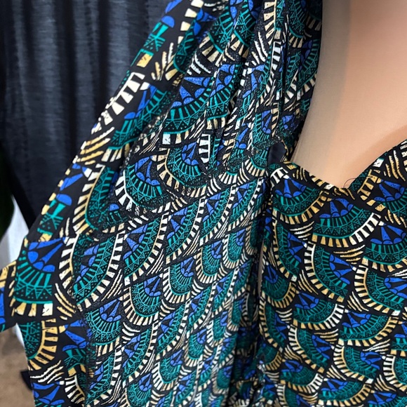 Chic Teal Patterned Long Sleeve Dress - Picture 6 of 8